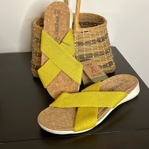 Arcopedico Shoes Knit Mustard Size 40 NWT